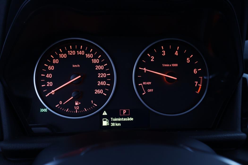 BMW 218 2015