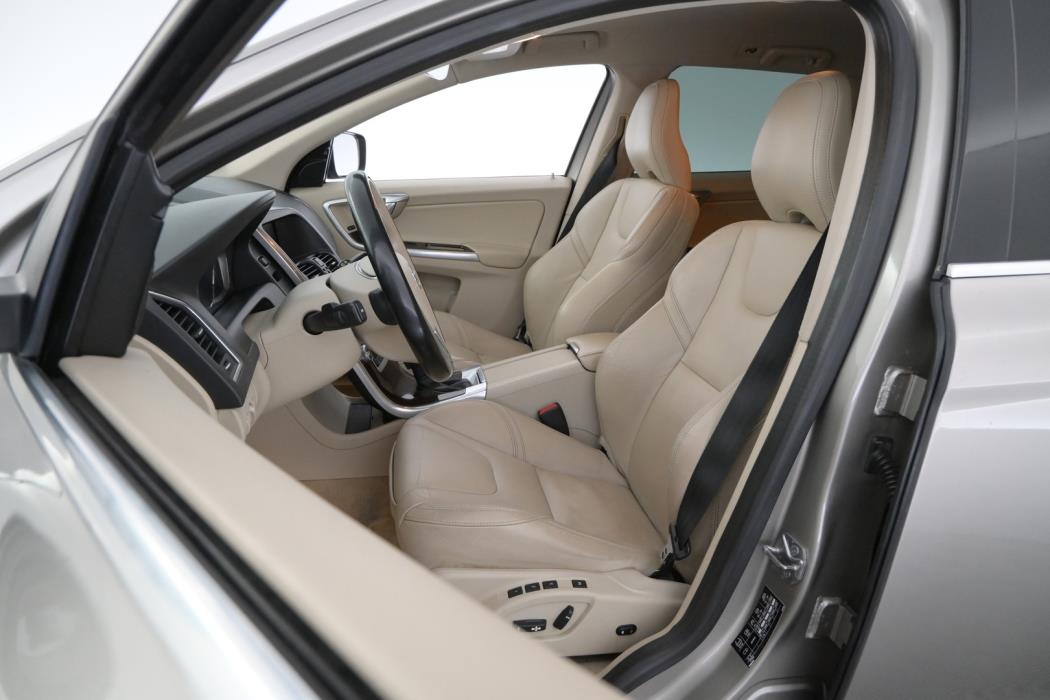 VOLVO XC60 2016