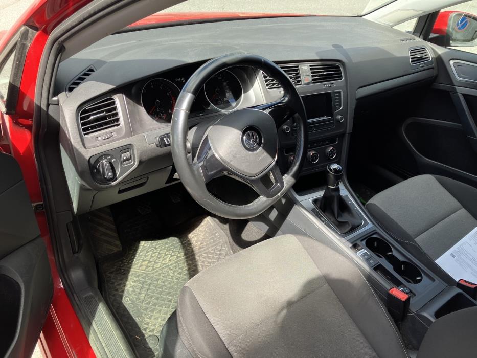 VOLKSWAGEN Golf 2016
