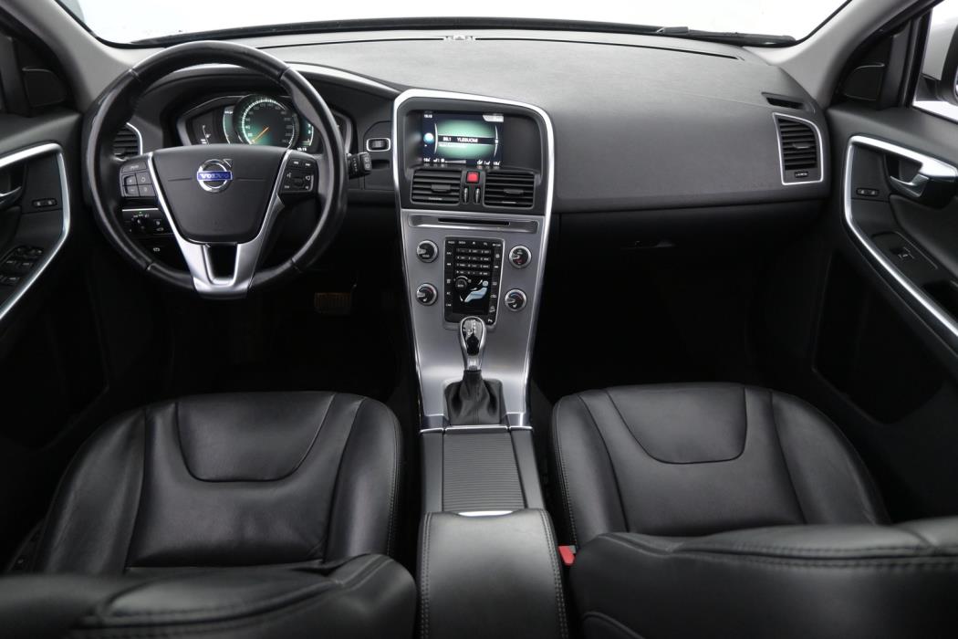 VOLVO XC60 2017