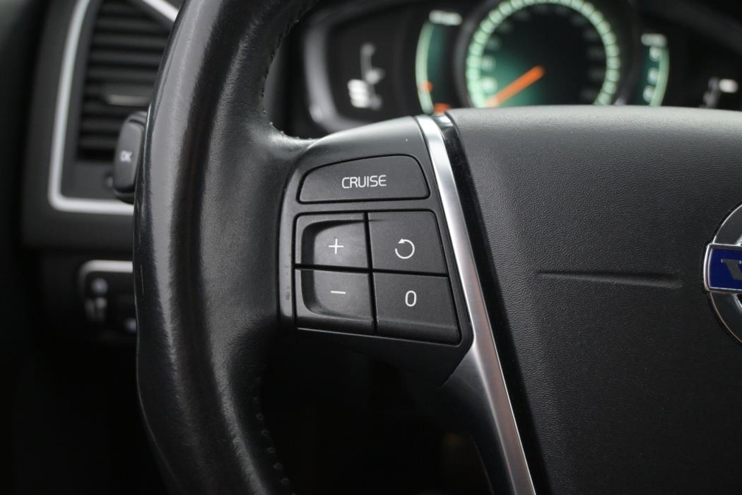 VOLVO XC60 2017