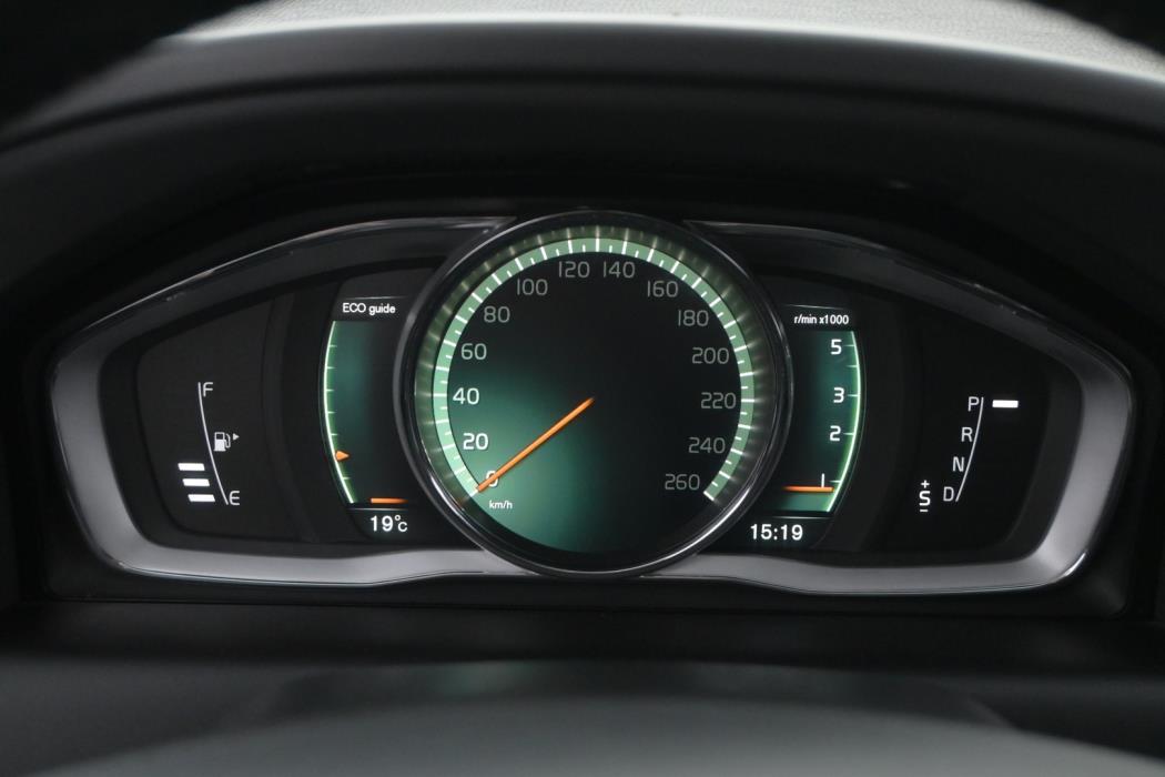VOLVO XC60 2017