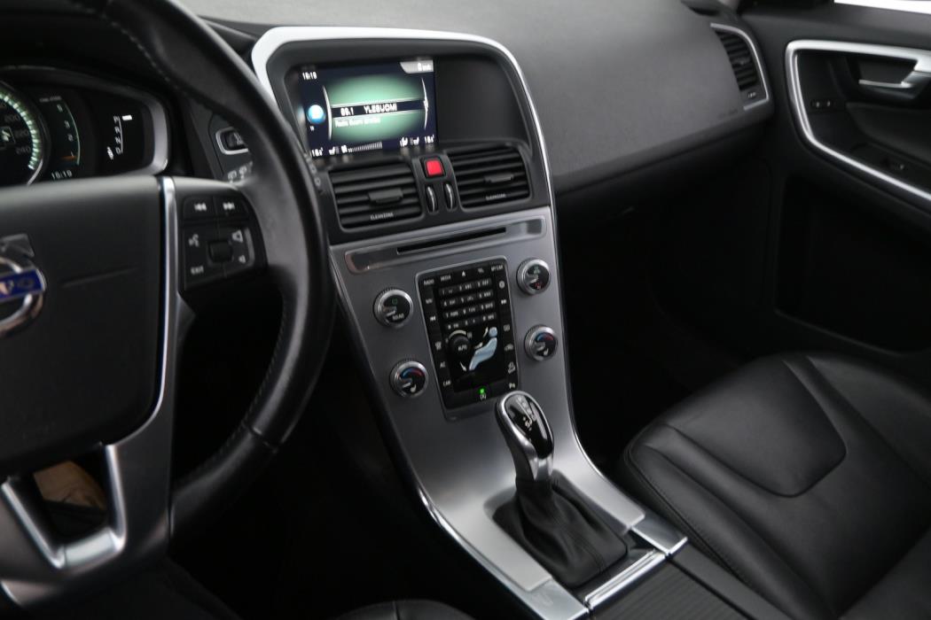 VOLVO XC60 2017