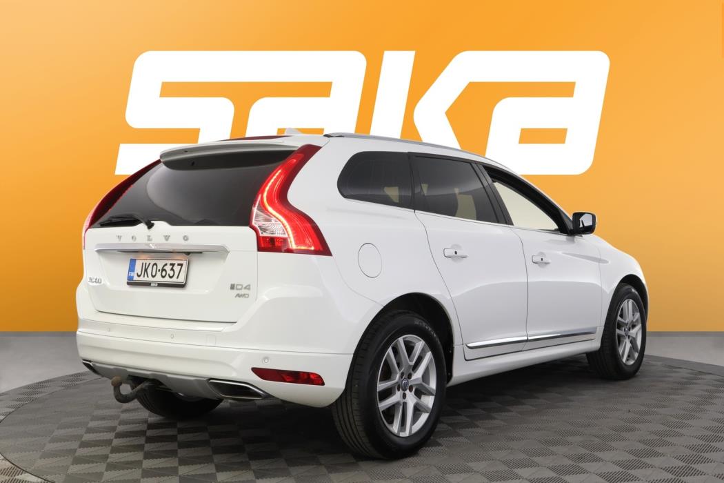 VOLVO XC60 2017