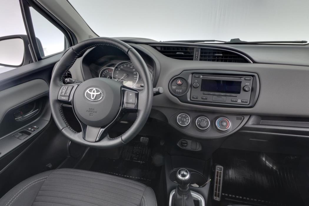 TOYOTA Yaris 2018