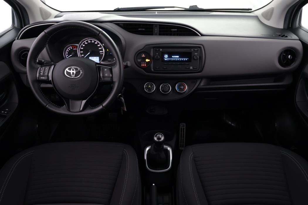 TOYOTA Yaris 2018