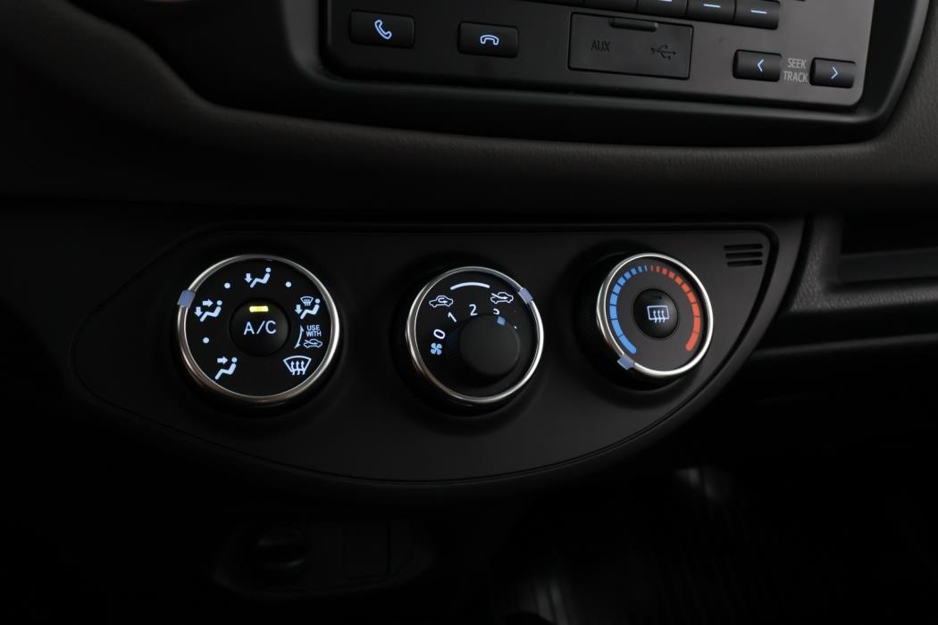 TOYOTA Yaris 2018