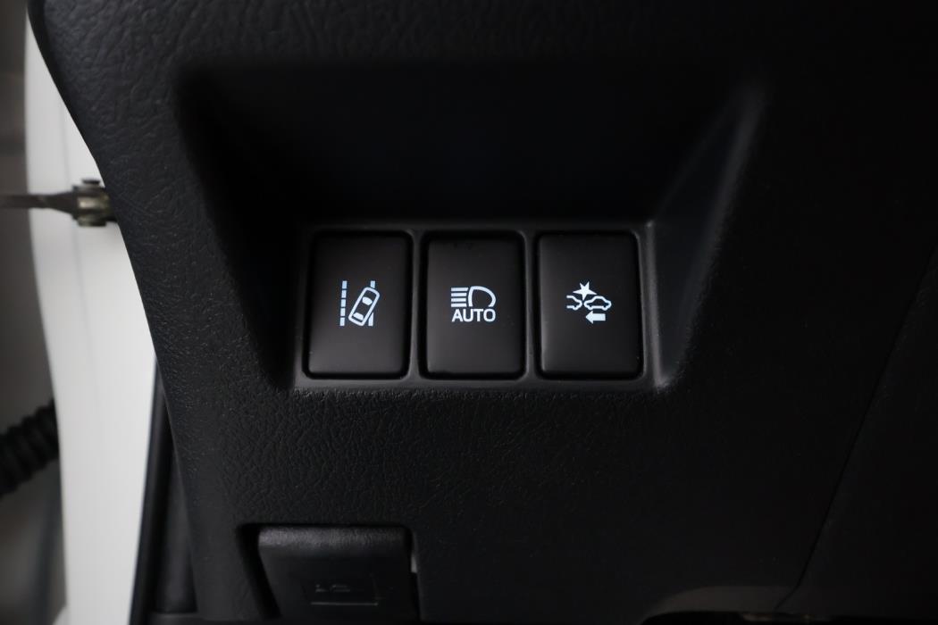 TOYOTA Yaris 2018