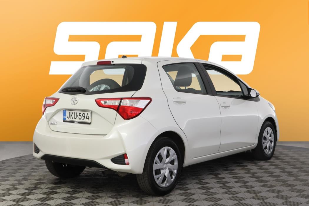 TOYOTA Yaris 2018