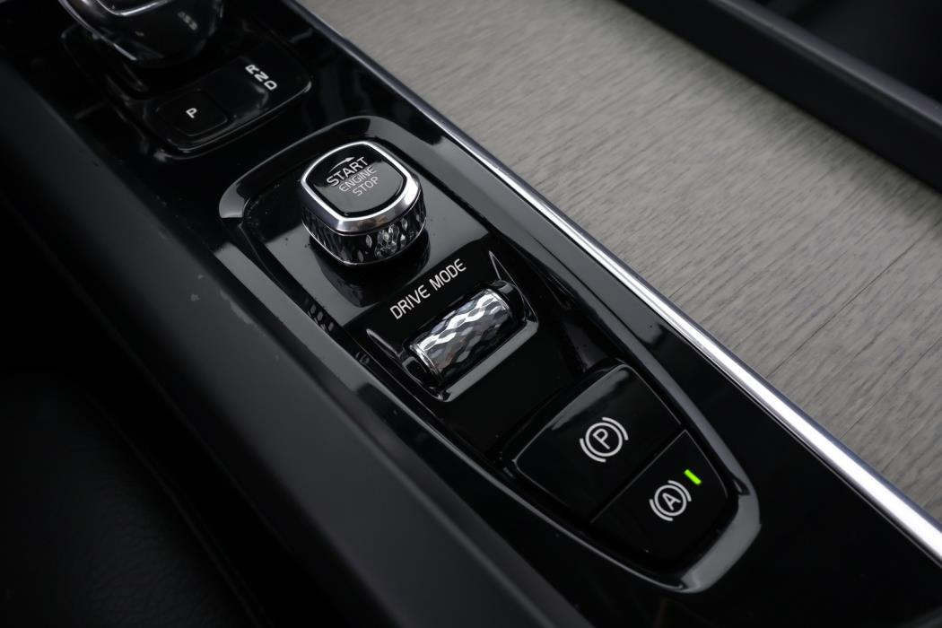 VOLVO XC60 2020