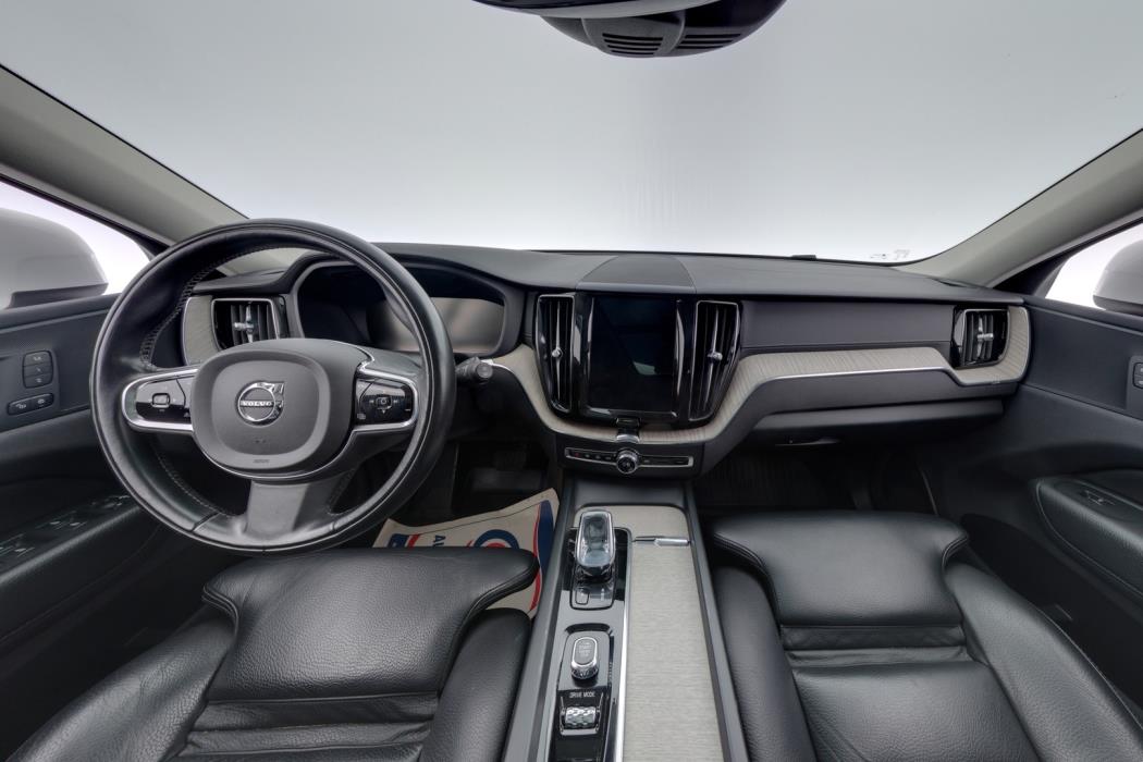 VOLVO XC60 2020