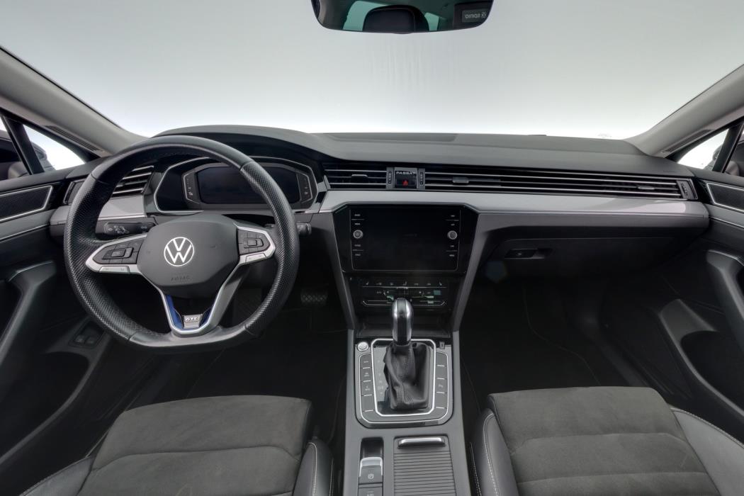 VOLKSWAGEN Passat 2021