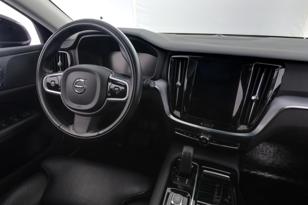 VOLVO V60 2021