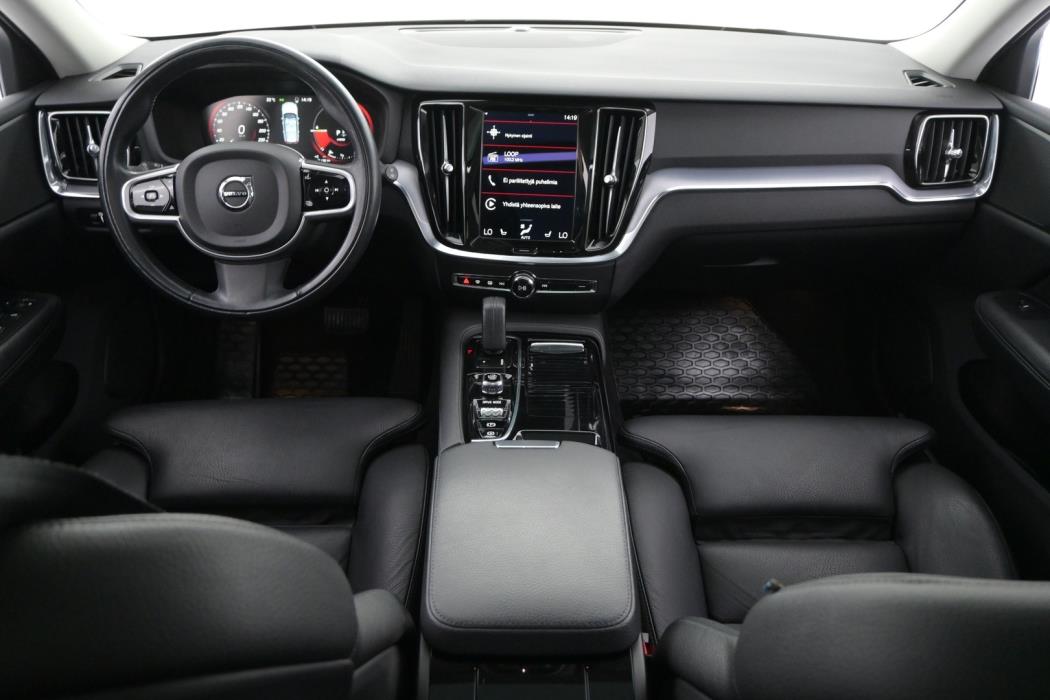 VOLVO V60 2021