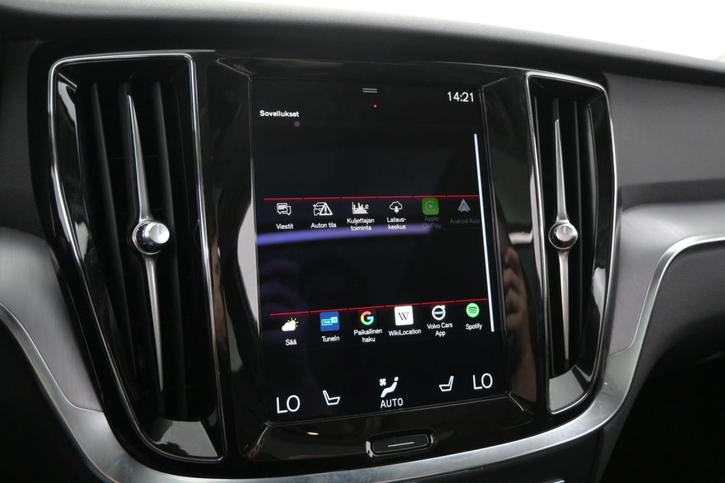 VOLVO V60 2021