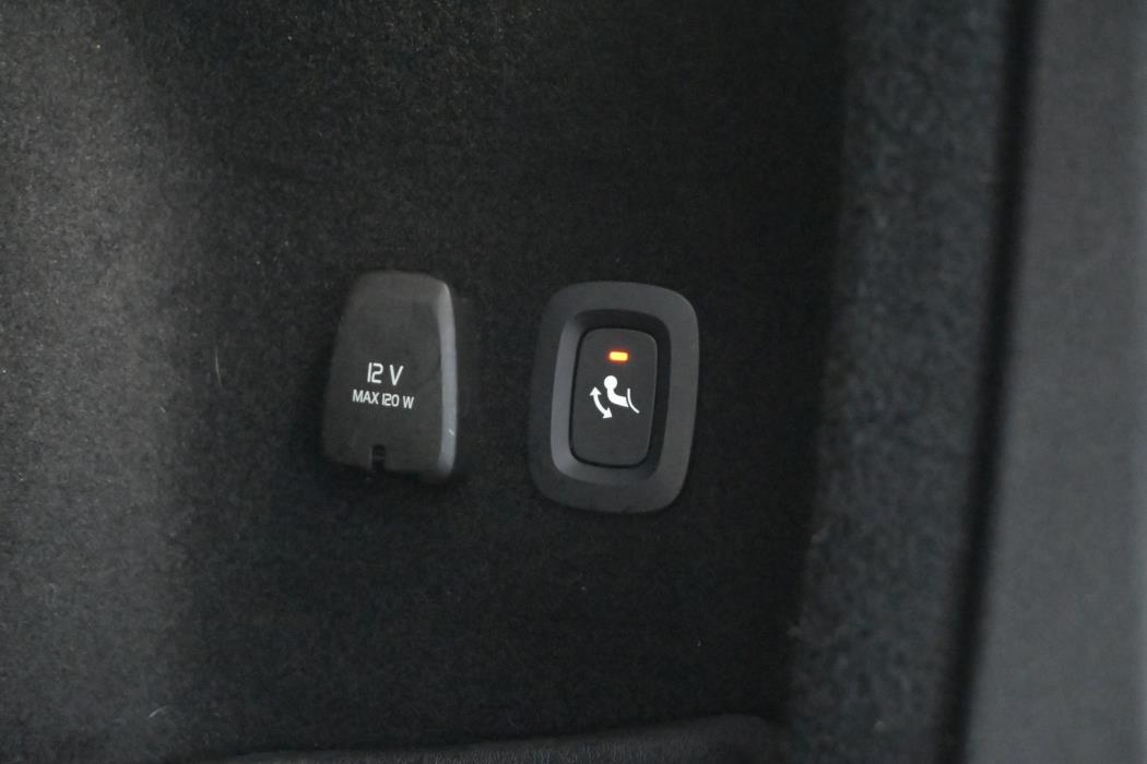 VOLVO V60 2021