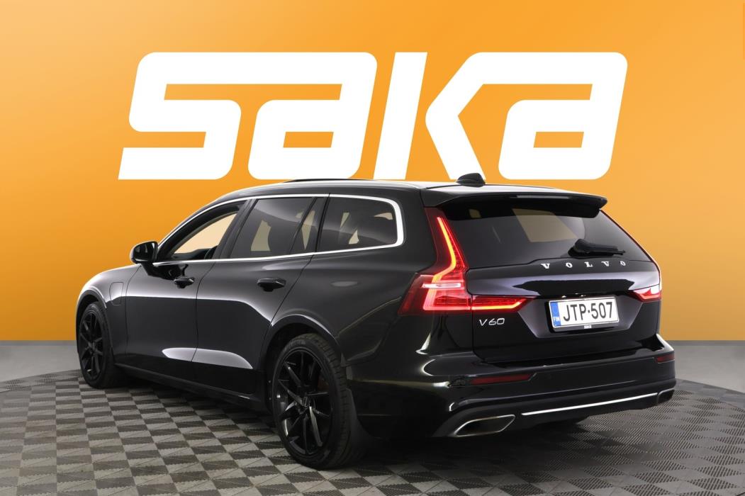 VOLVO V60 2021