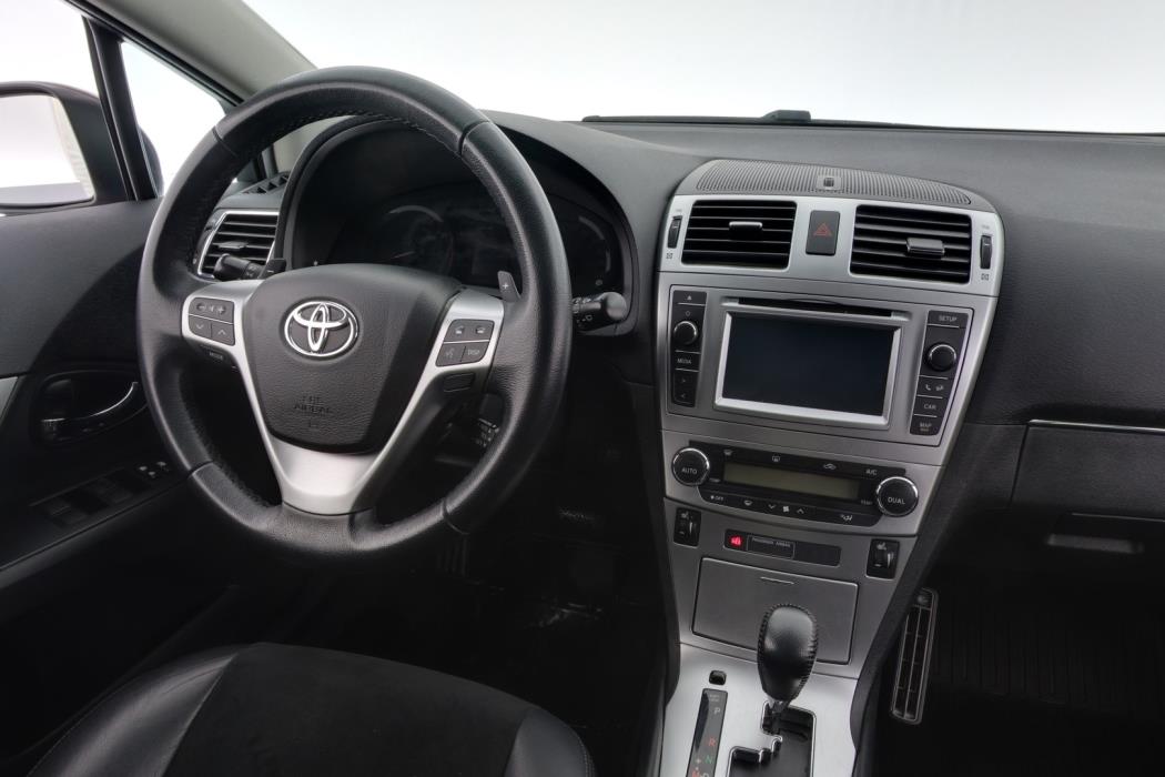 TOYOTA Avensis 2014
