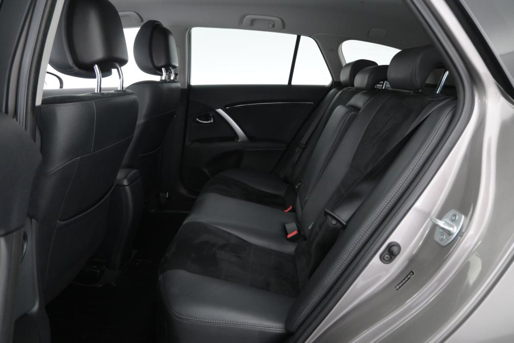 TOYOTA Avensis 2014