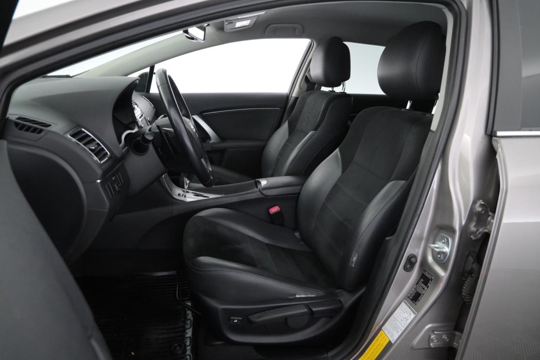 TOYOTA Avensis 2014