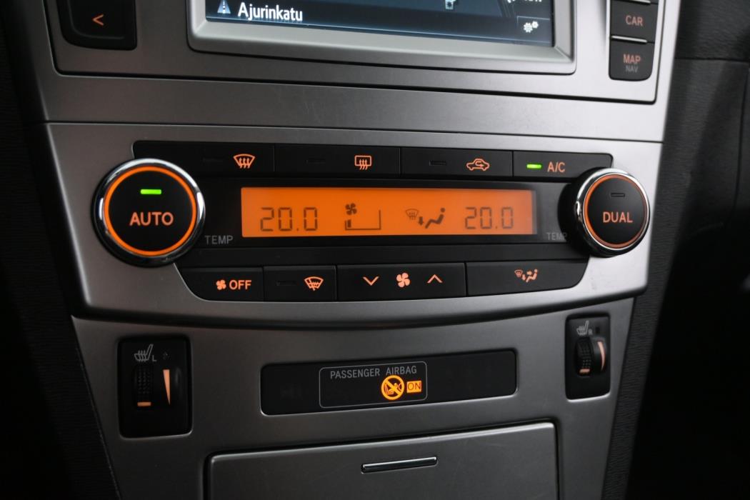 TOYOTA Avensis 2014