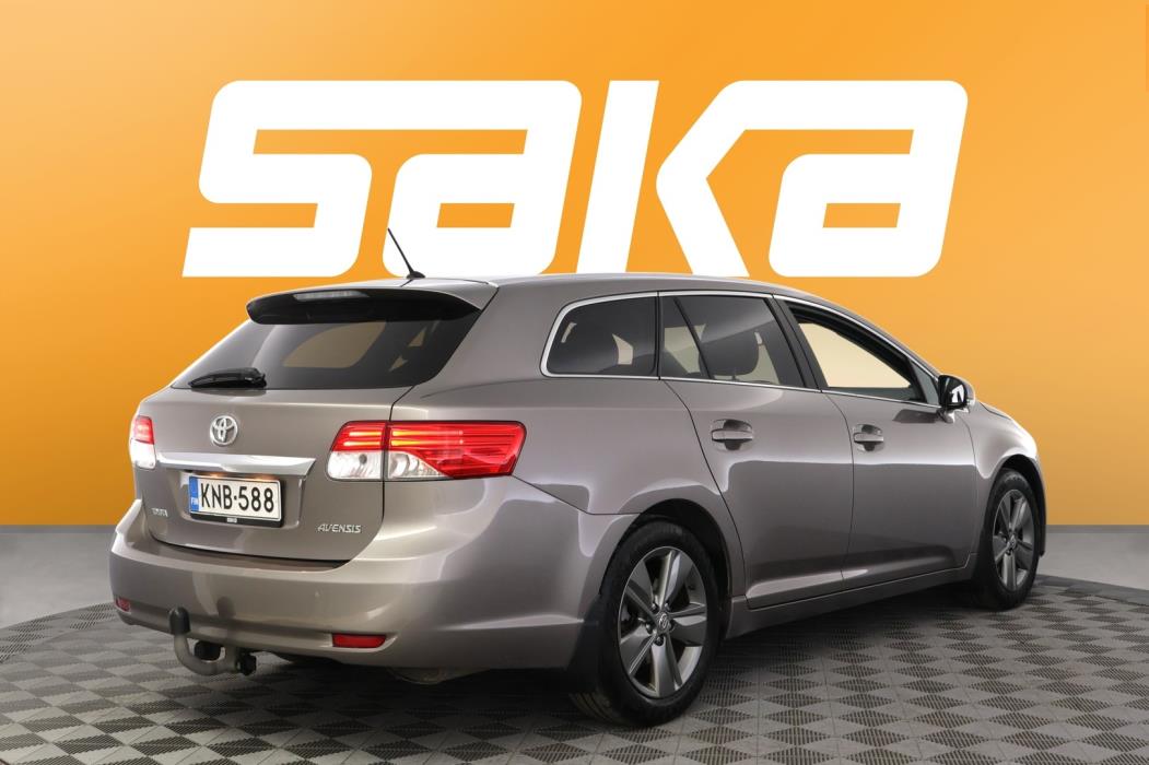 TOYOTA Avensis 2014