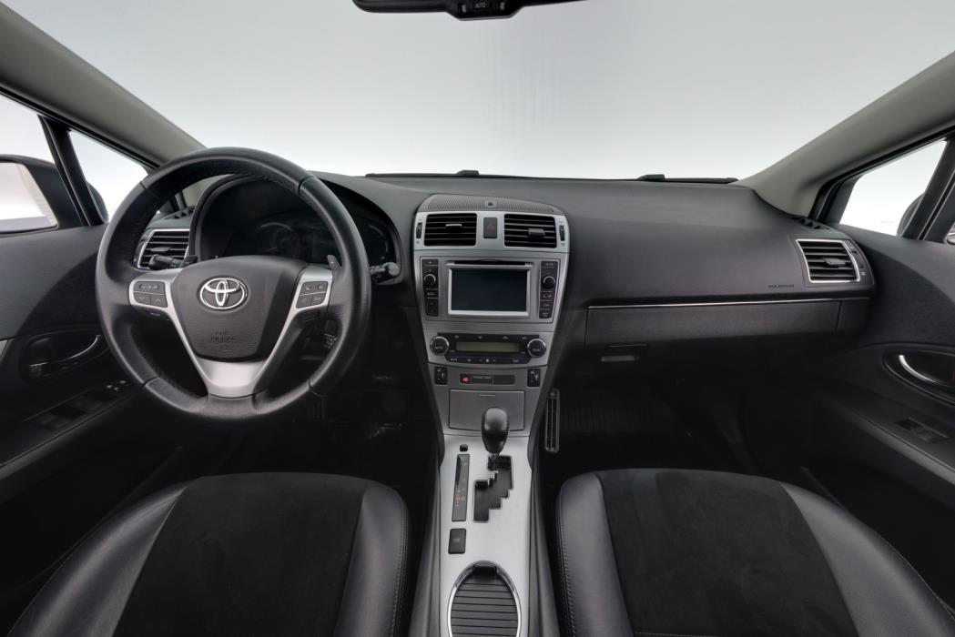 TOYOTA Avensis 2014