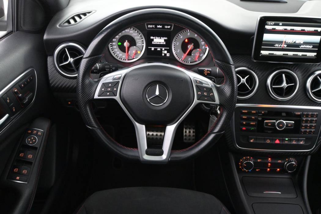MERCEDES-BENZ A 2013
