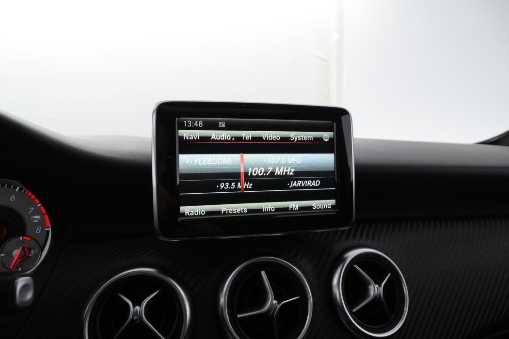 MERCEDES-BENZ A 2013