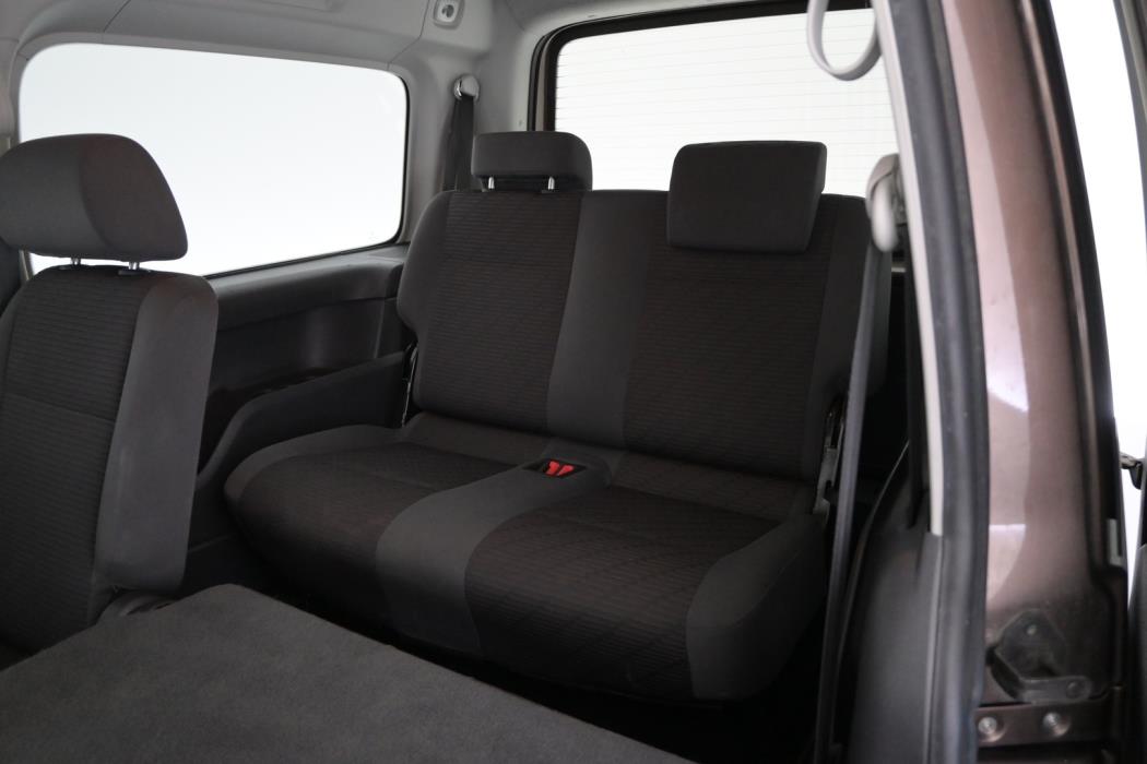 VOLKSWAGEN Caddy Maxi 2012