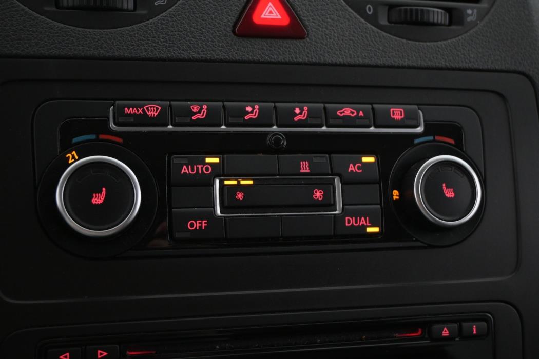 VOLKSWAGEN Caddy Maxi 2012