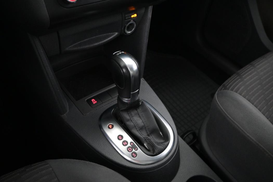 VOLKSWAGEN Caddy Maxi 2012