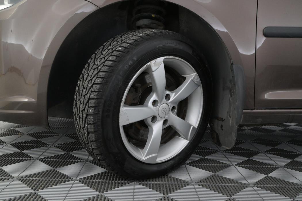 VOLKSWAGEN Caddy Maxi 2012