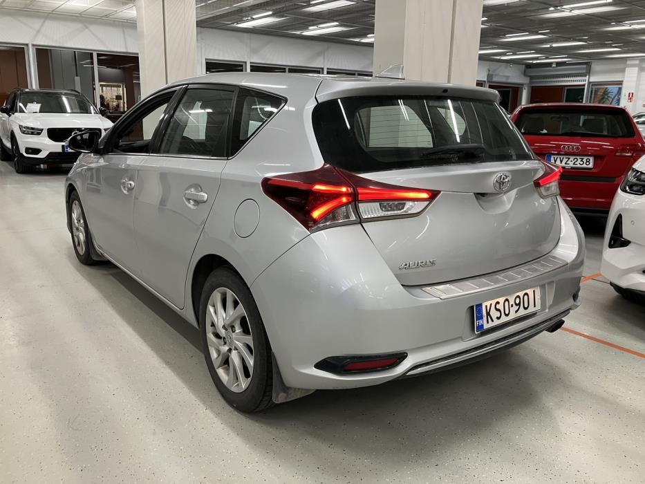 TOYOTA Auris 2017