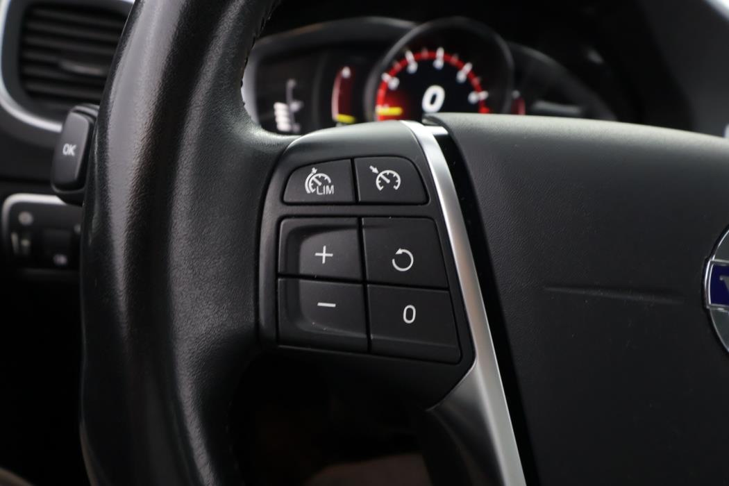 VOLVO V60 2018