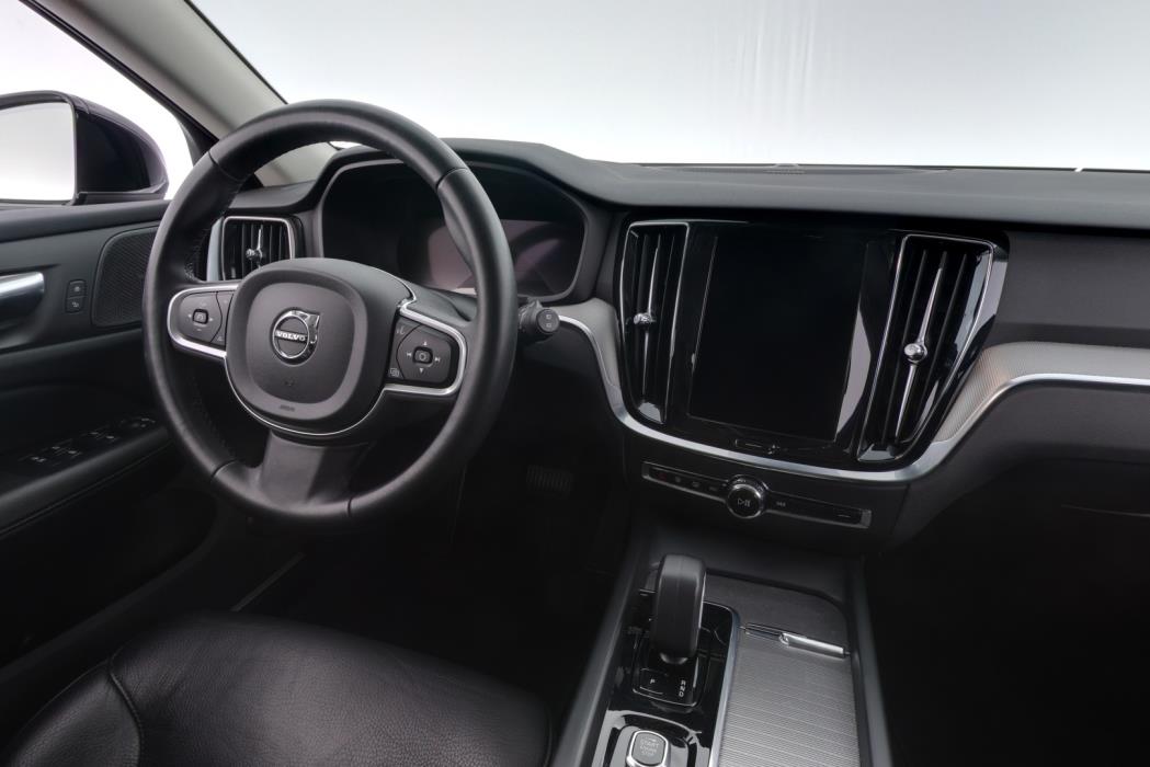 VOLVO V60 2023