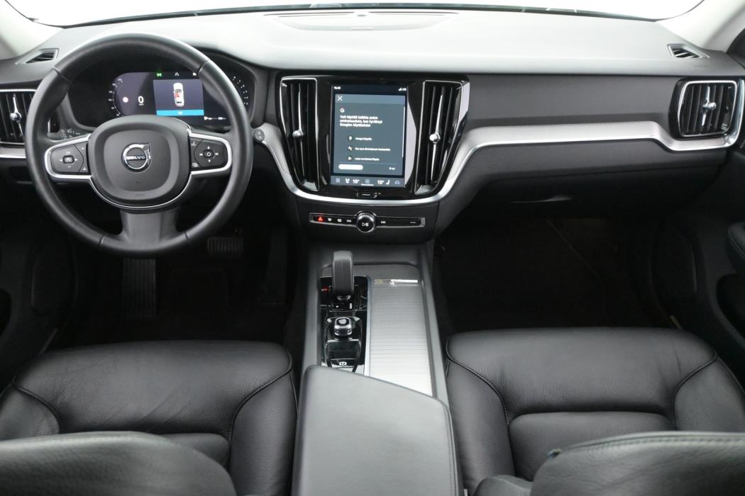 VOLVO V60 2023