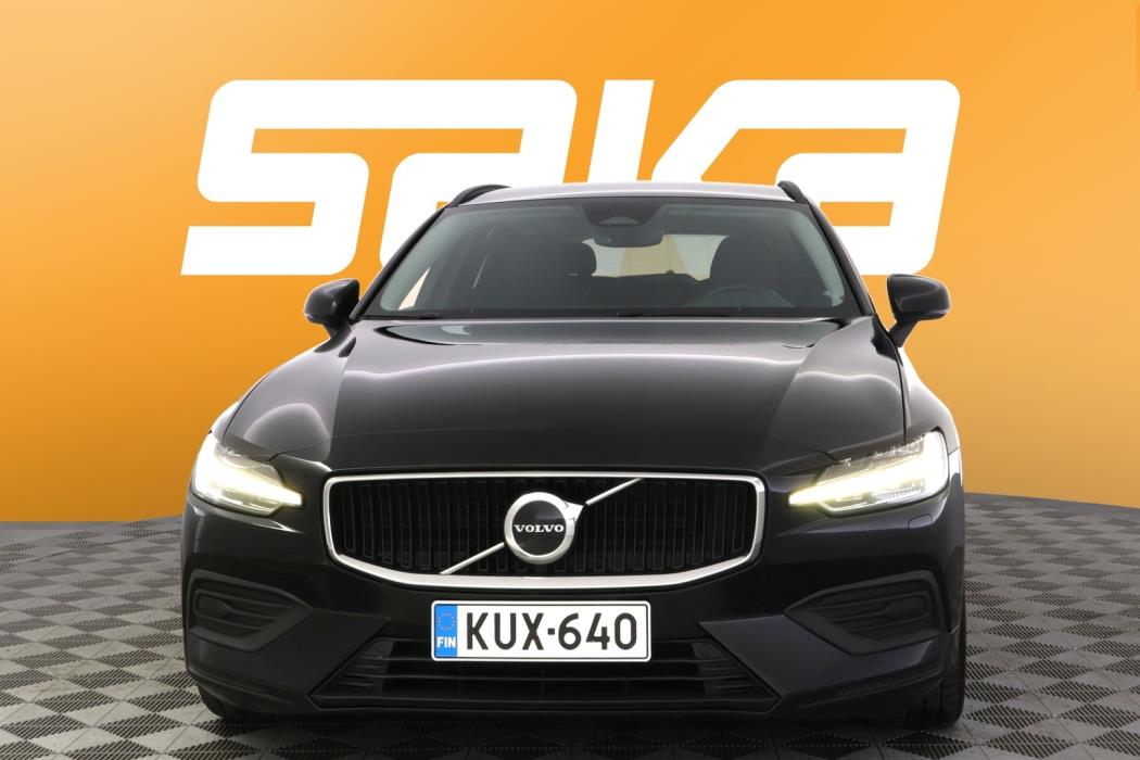 VOLVO V60 2023