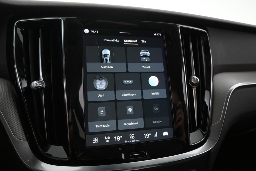 VOLVO V60 2023