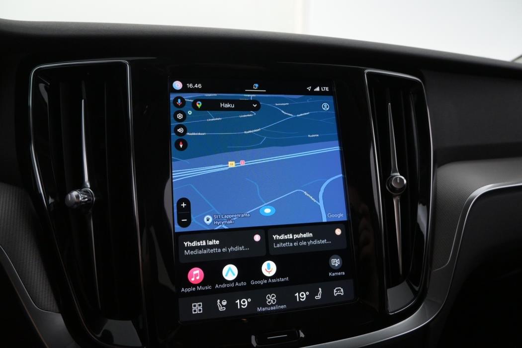 VOLVO V60 2023