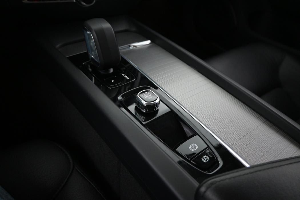 VOLVO V60 2023