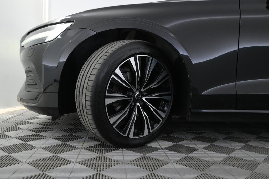 VOLVO V60 2023