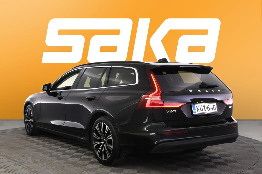 VOLVO V60 2023