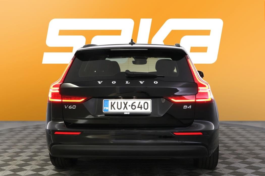 VOLVO V60 2023