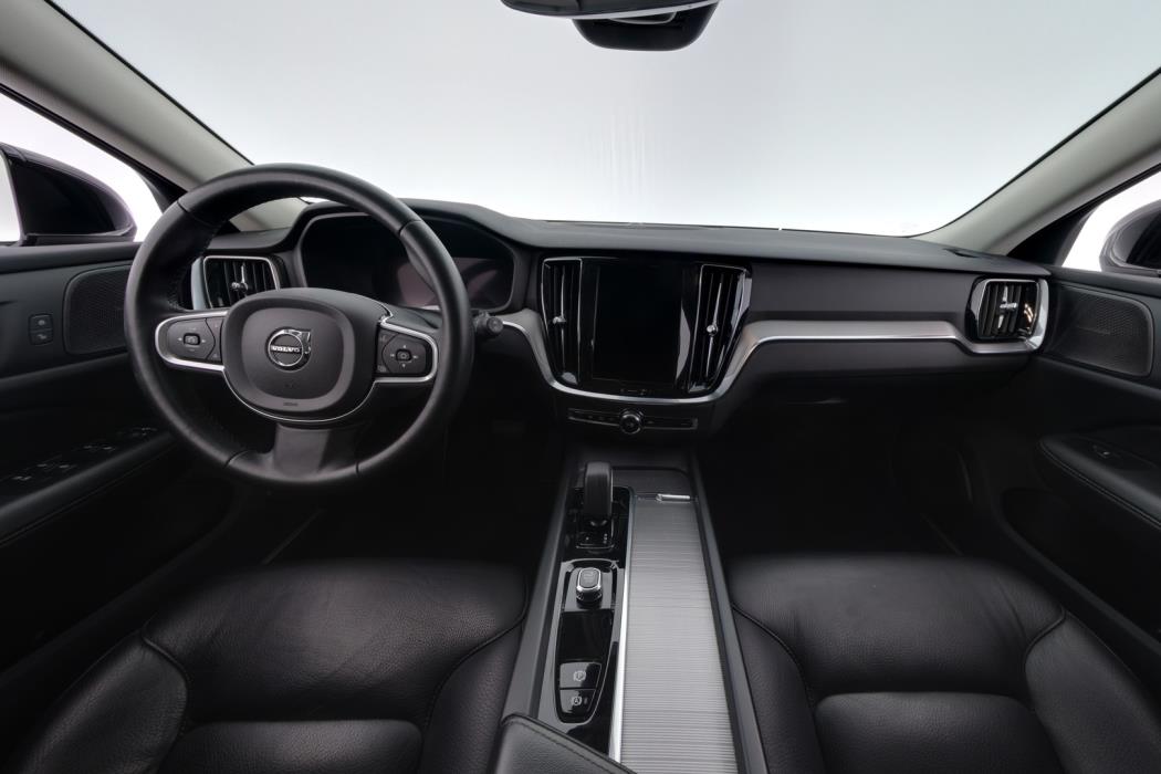VOLVO V60 2023