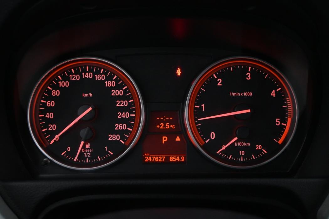 BMW 330 2008