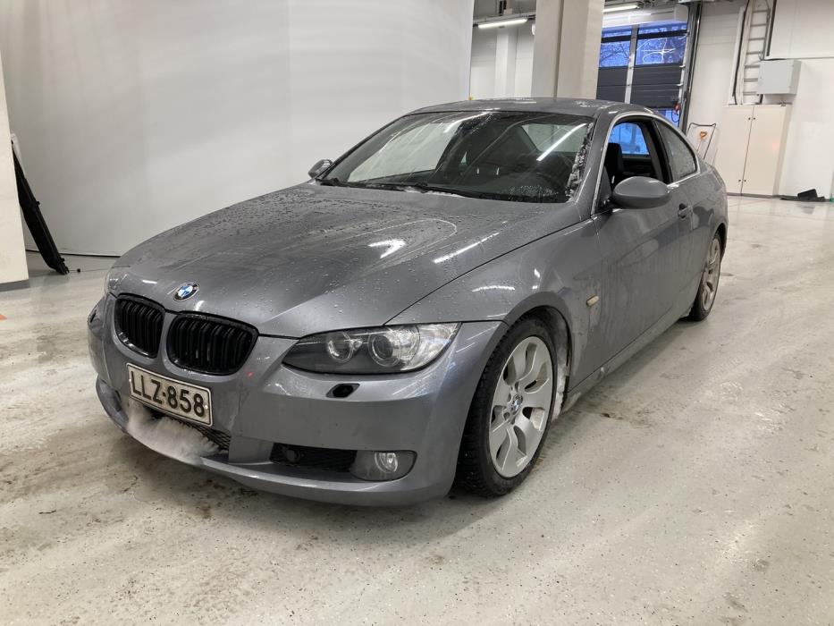 BMW 330 2008