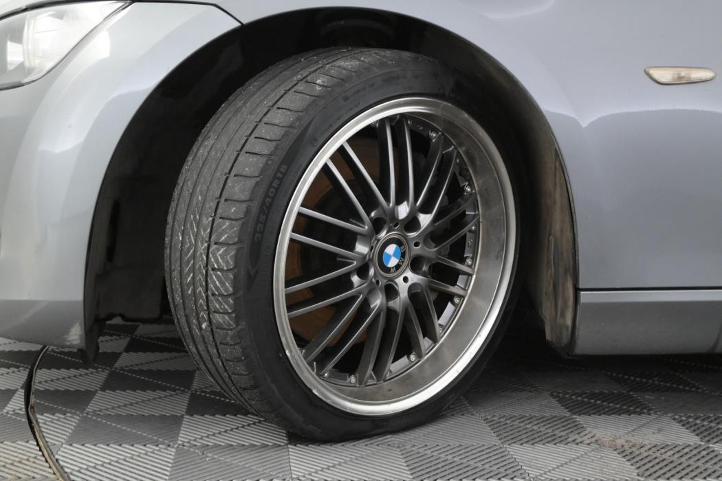 BMW 330 2008
