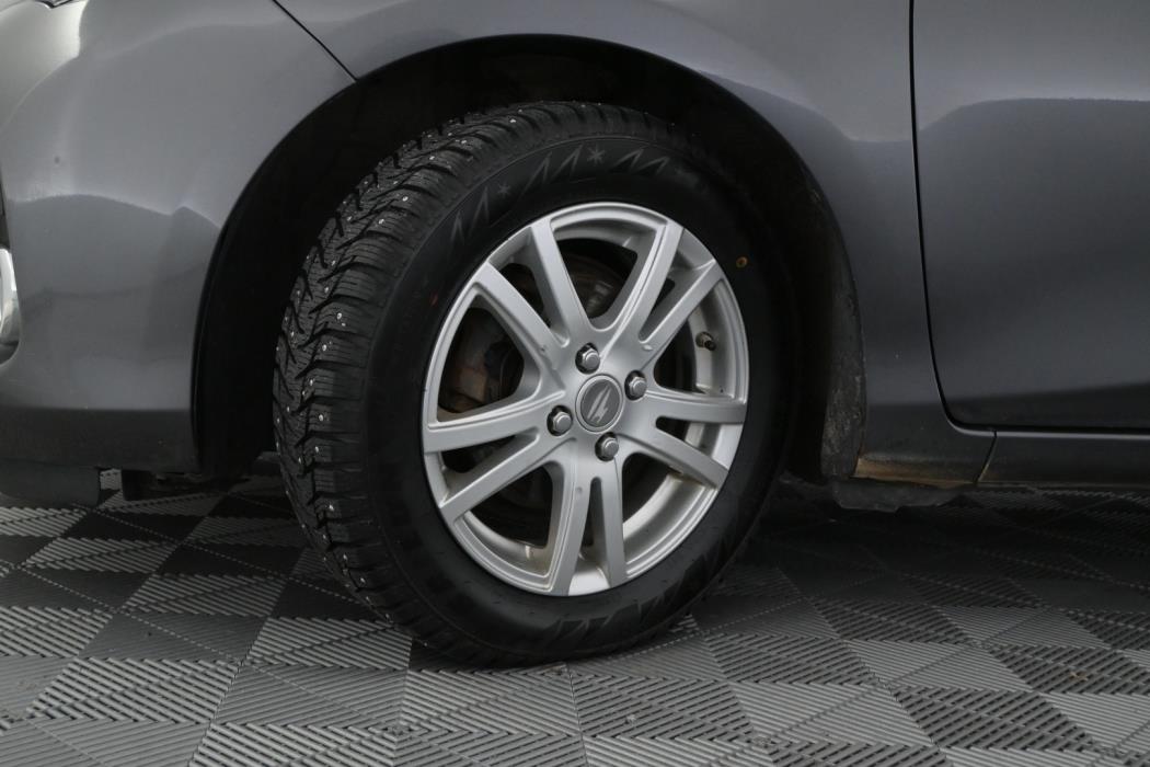 TOYOTA Yaris 2015