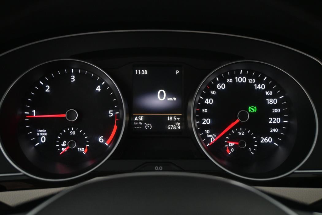VOLKSWAGEN Passat 2015